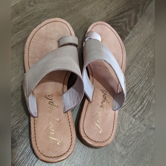 NWOT! Free People Sandals - Picture 4 of 12